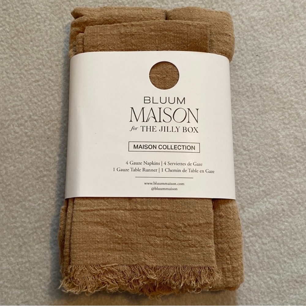 Jilly Box Napkins and Table Runner